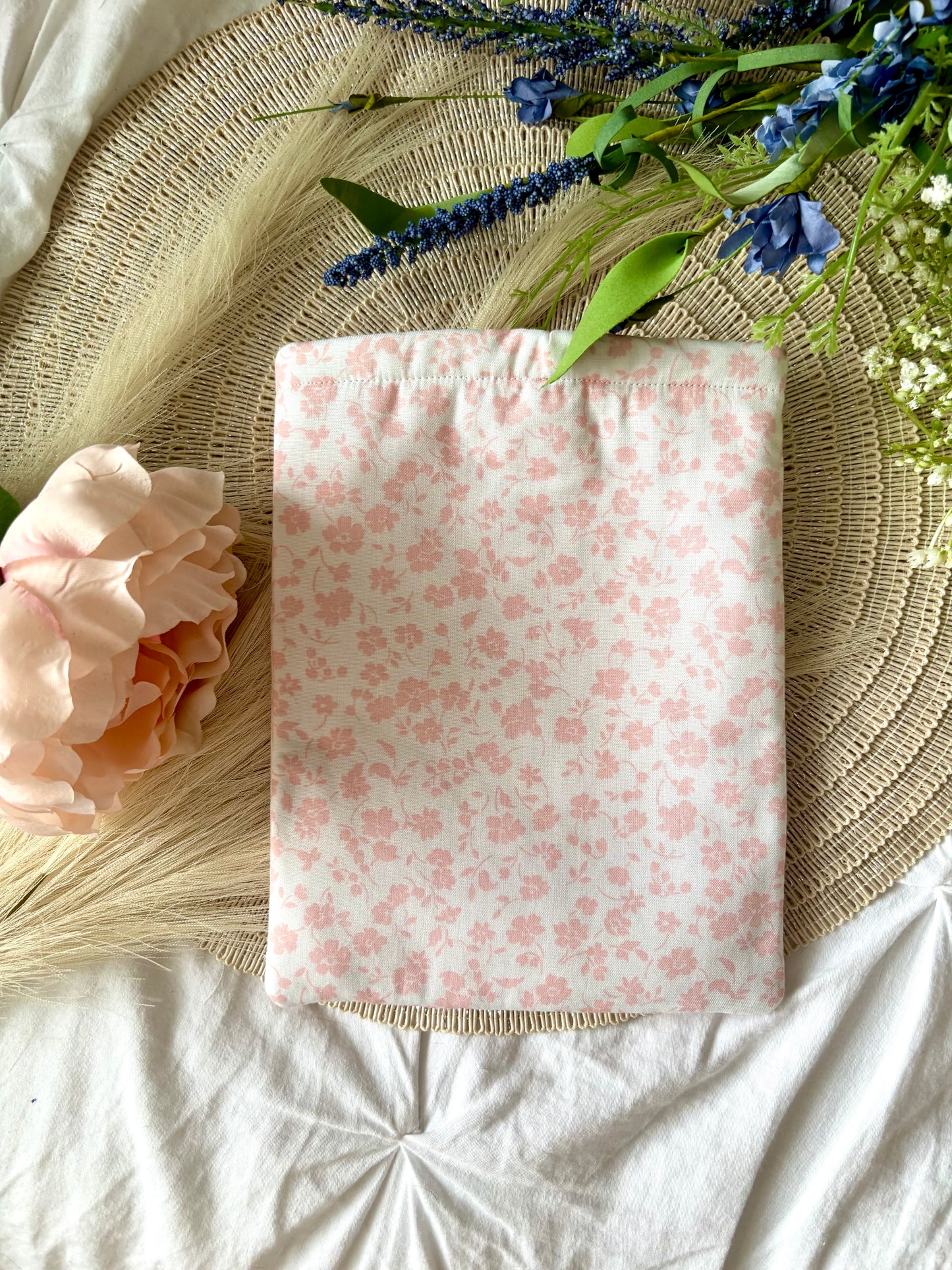 Lola Kindle Sleeve