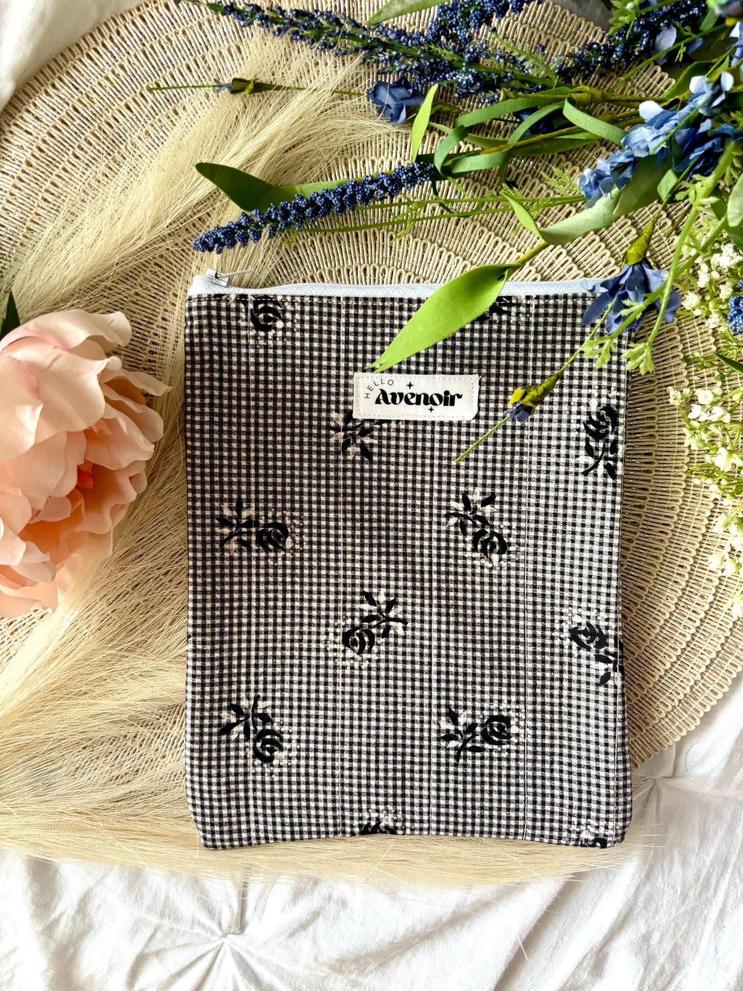 Sybil Kindle Sleeve