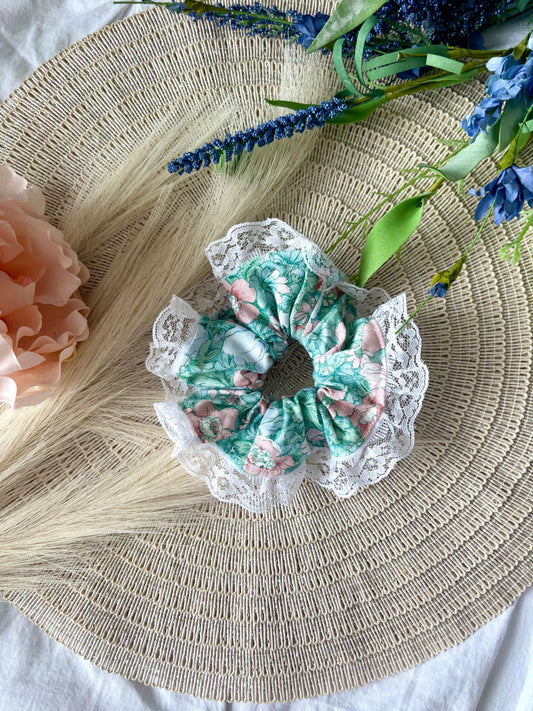 Isadora Scrunchie
