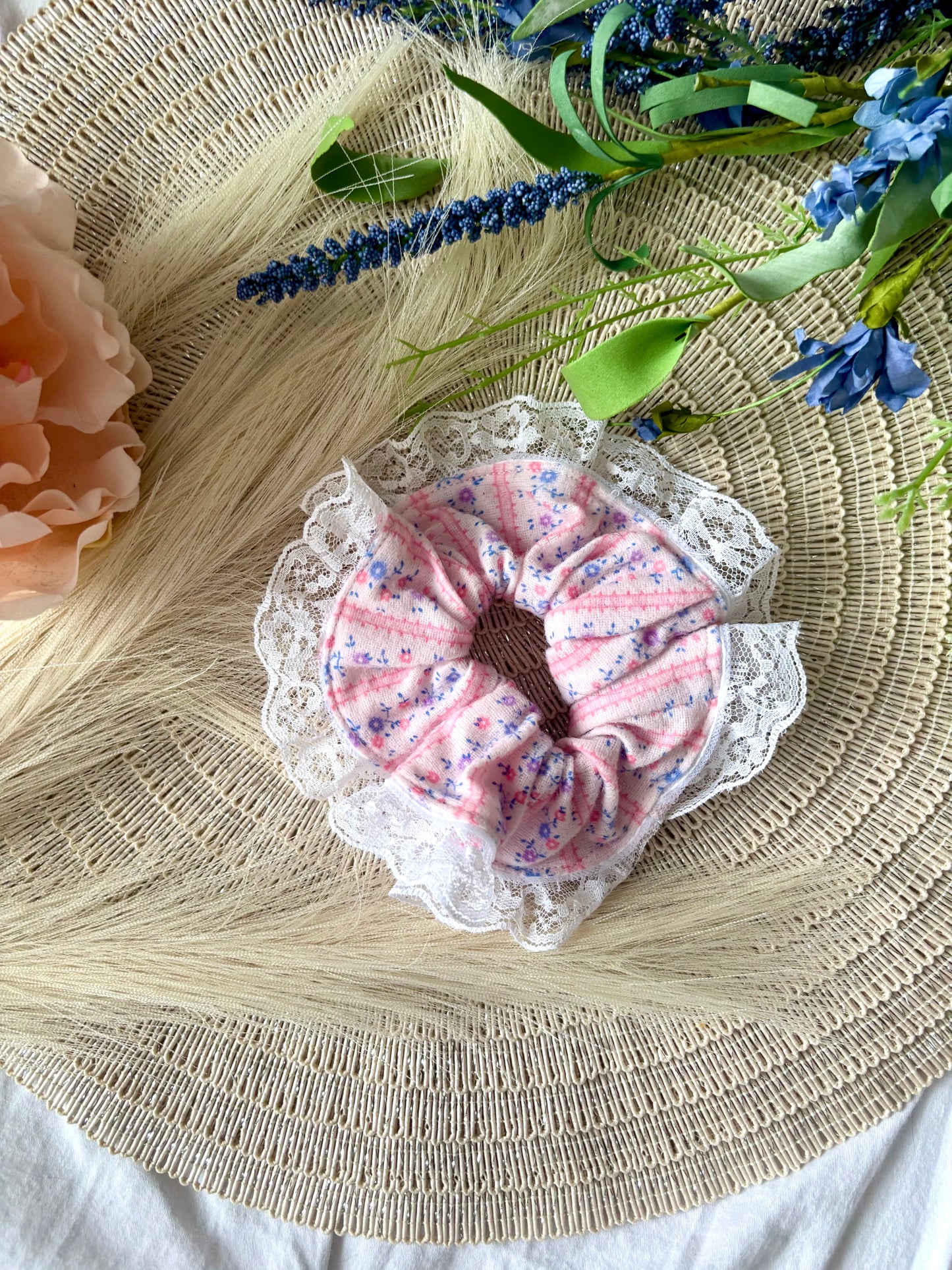 Amelie Scrunchie