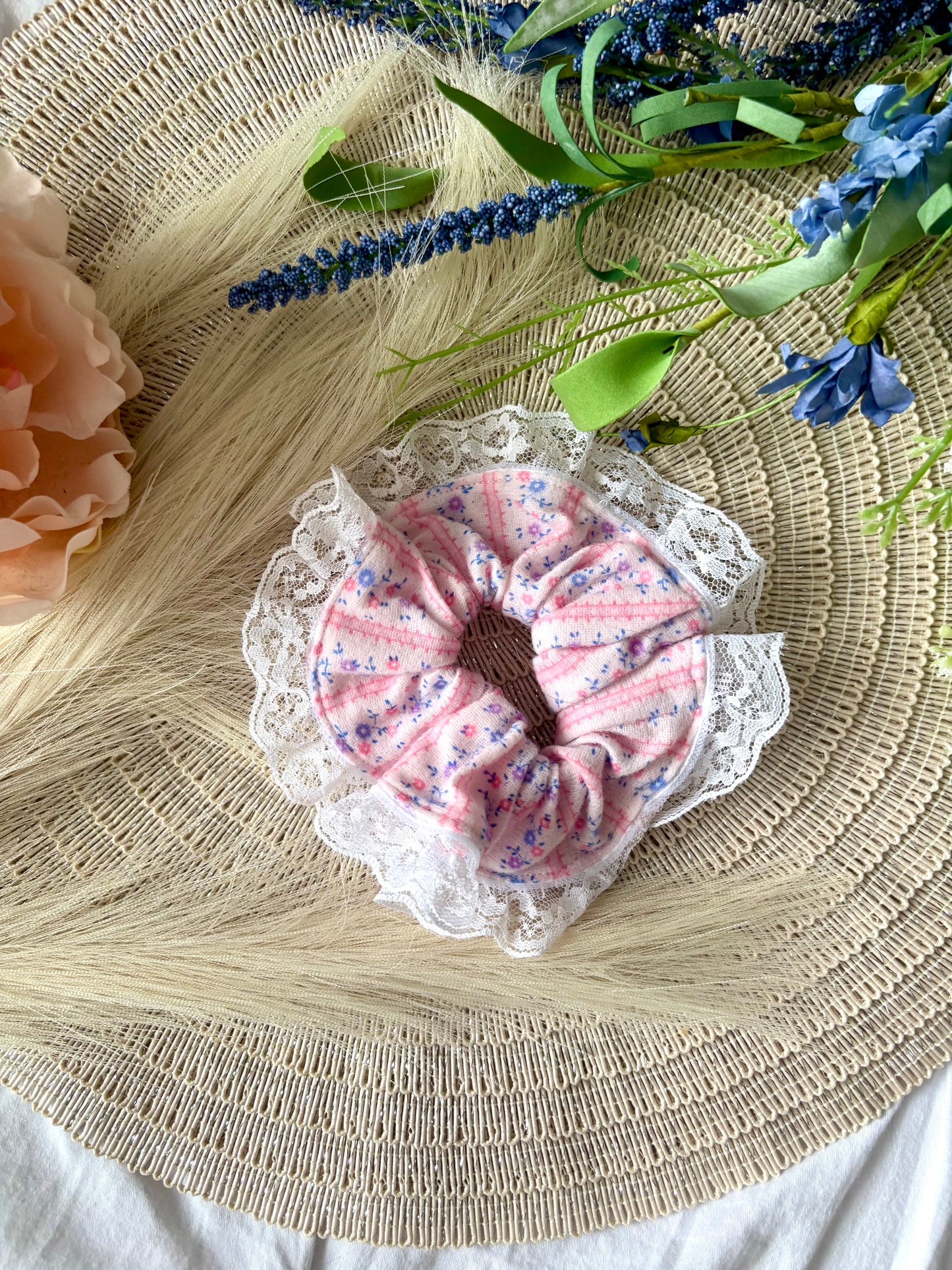 Amelie Scrunchie