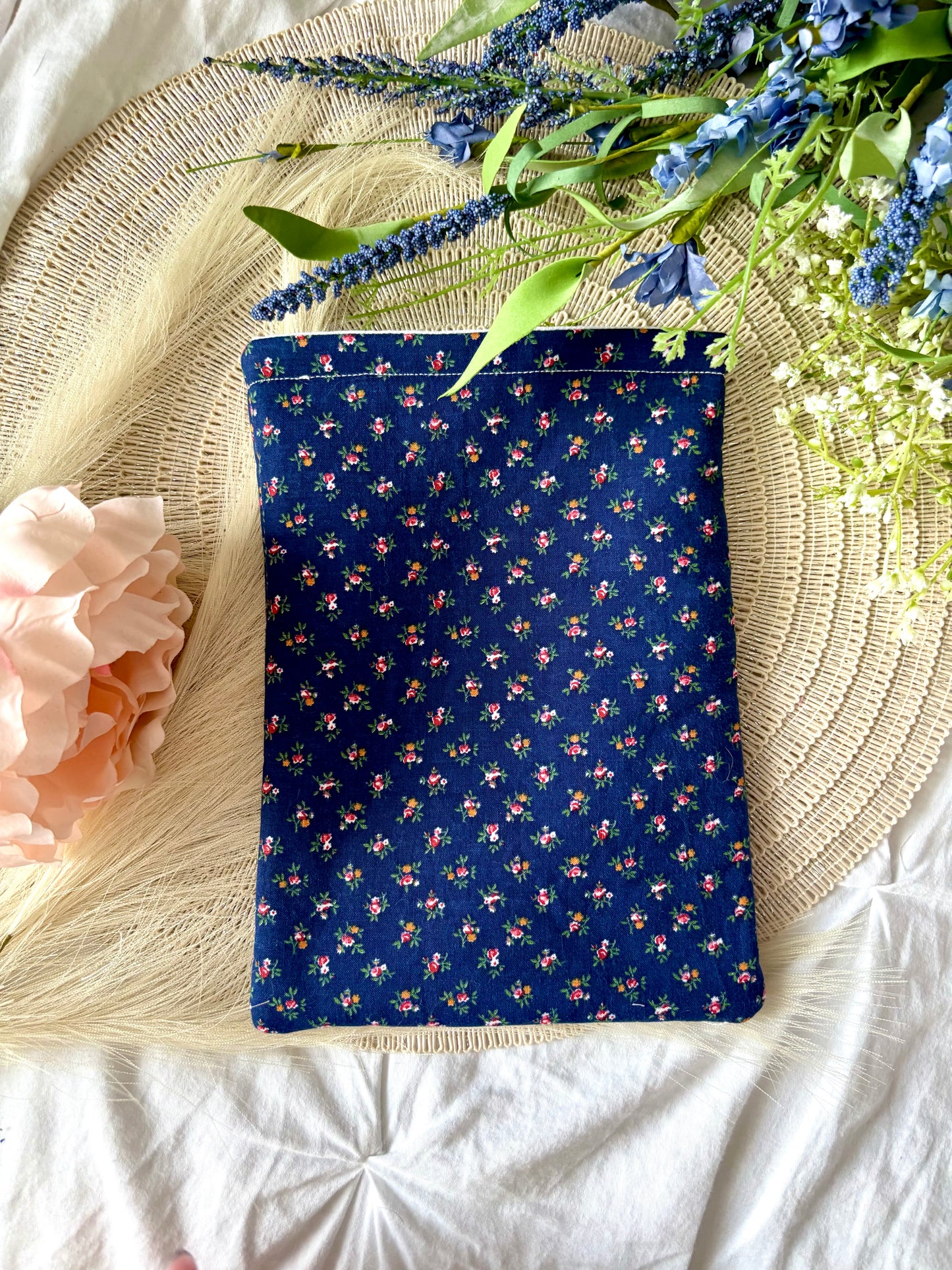 Theodosia Kindle Sleeve