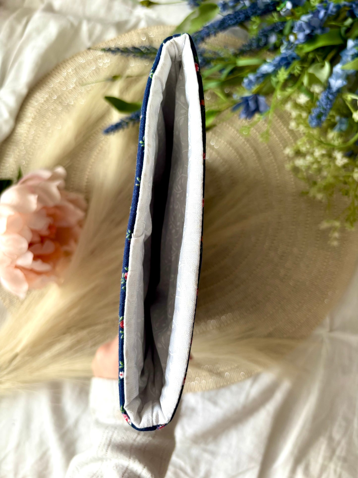 Theodosia Kindle Sleeve