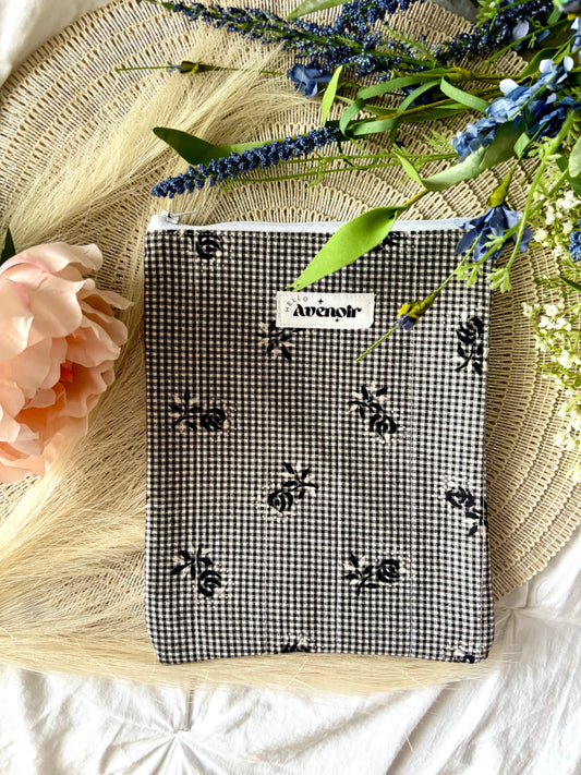 Sybil Kindle Sleeve