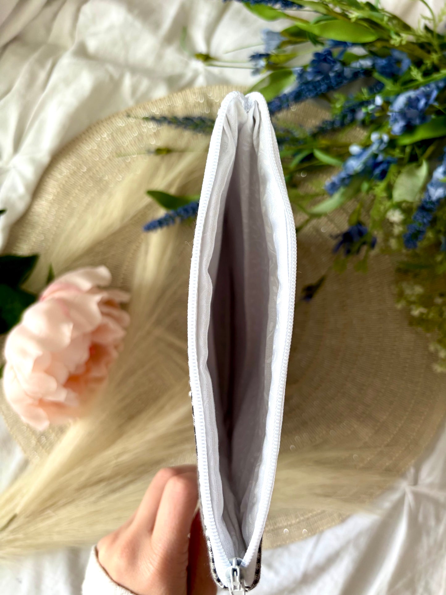 Sybil Kindle Sleeve