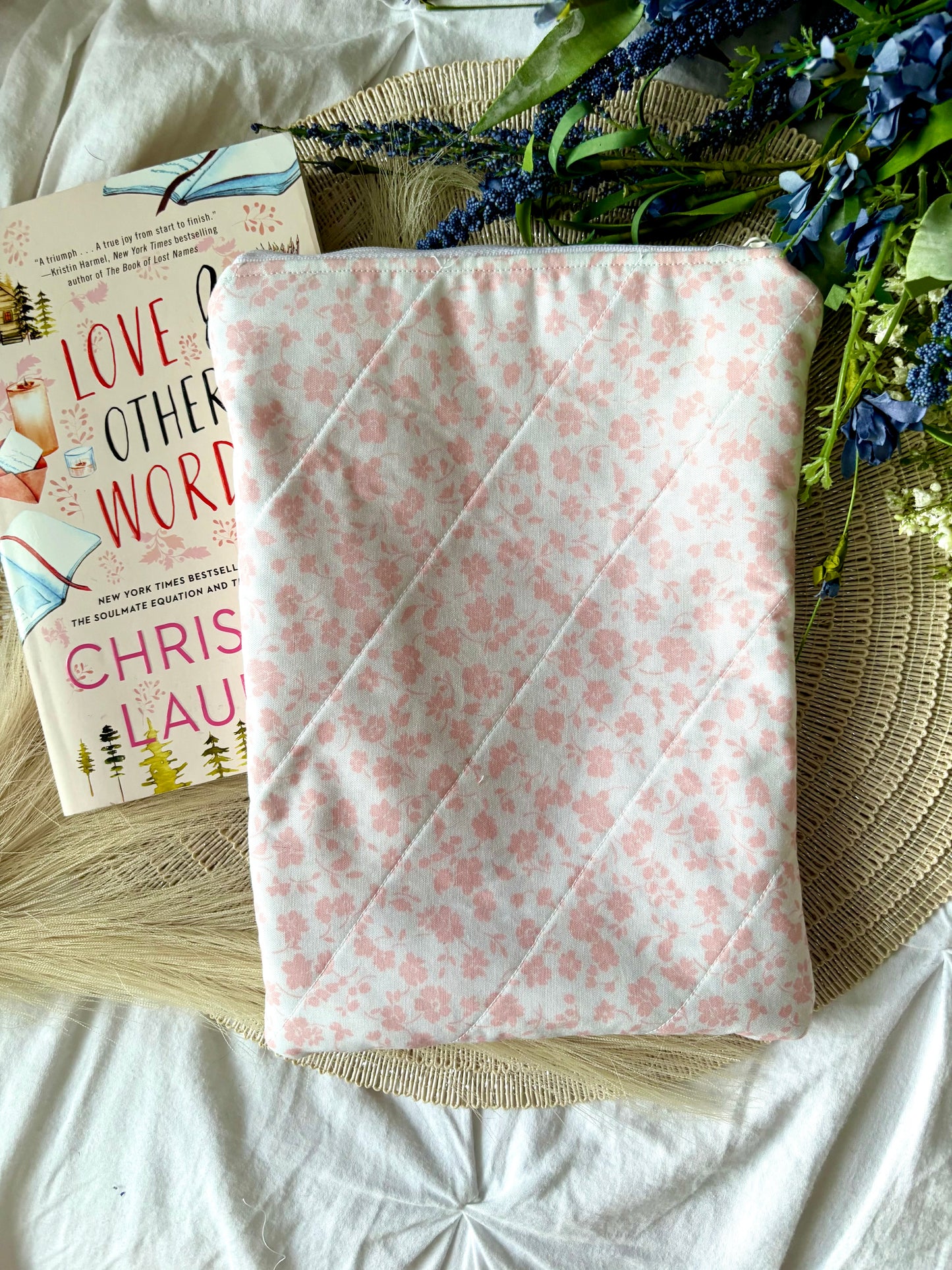 Lola Book Sleeve